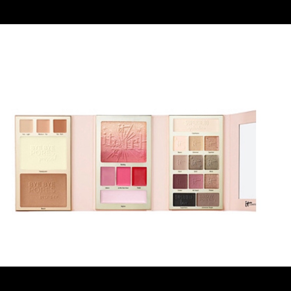 IT Cosmetics Holiday Beauty Box